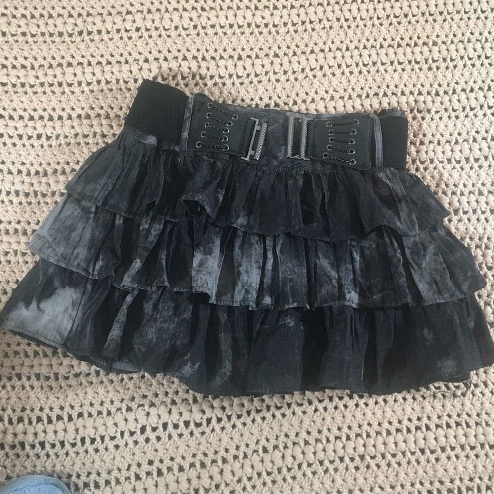 Rue 21 mini skirt 3 tier  black and gray size lg